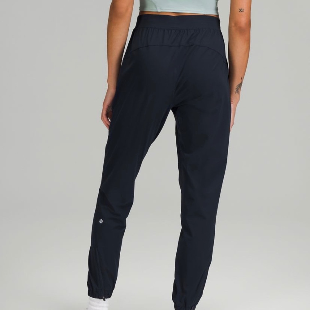 ADAPTED STATE HIGH RISE JOGGERS